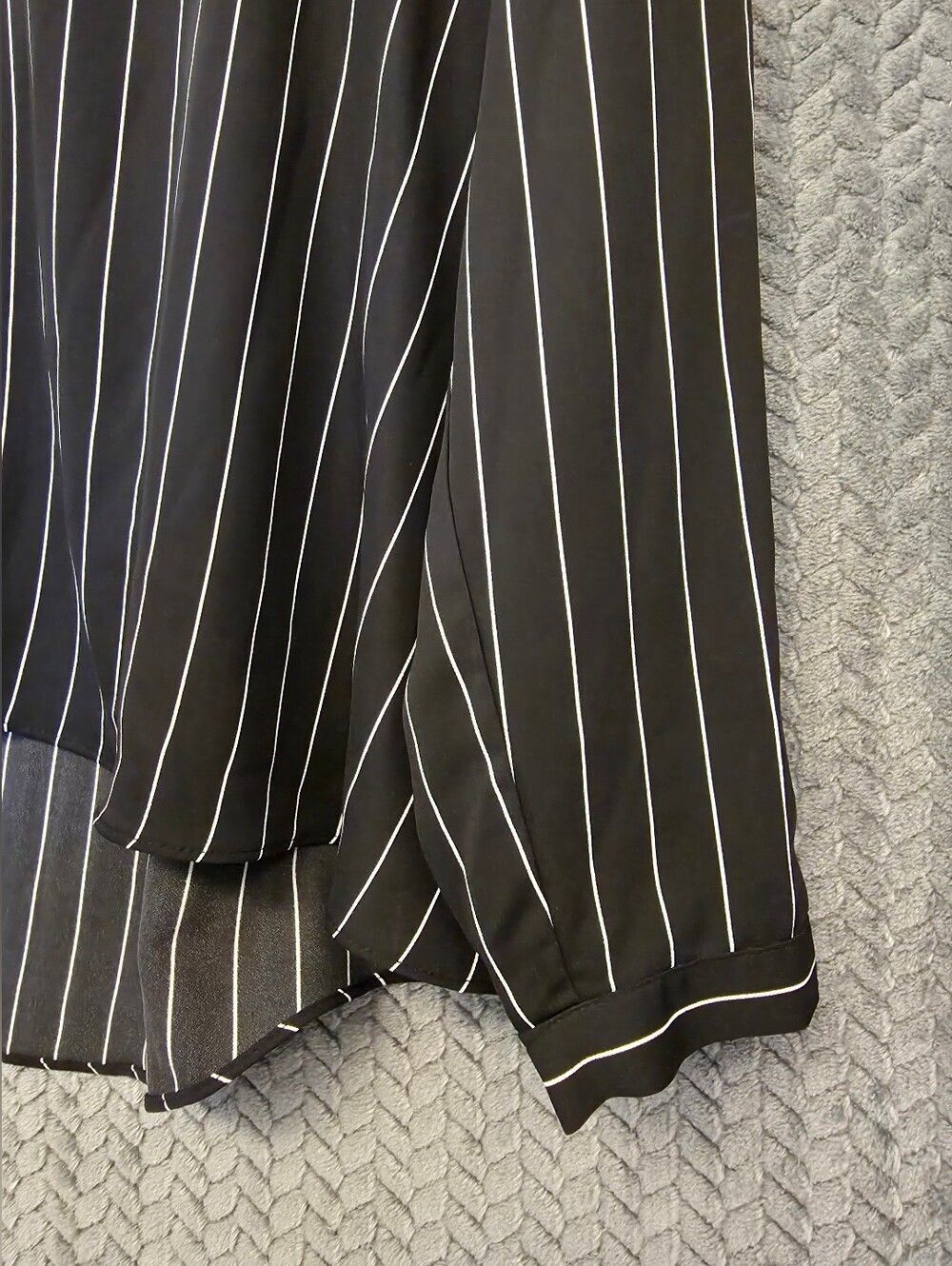 Jennifer Lopez Black Blouse with White Pinstripes - Picture 3 of 10